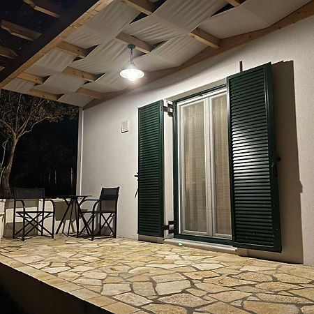 The Old Stables Apartment Vatos Luaran gambar
