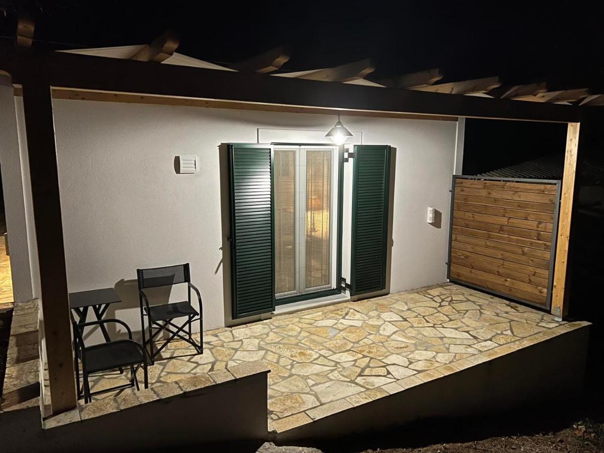 The Old Stables Apartment Vatos Luaran gambar